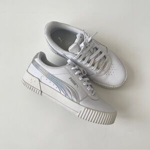 Puma Carina Sneaker Leather Platform Shoes in White / Silver, Size 6.5